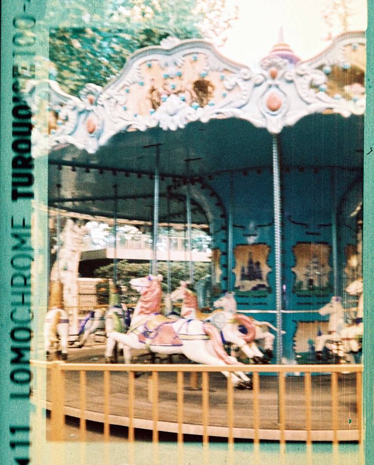 Credits: 葛欣｜LomoChrome Turquoise XR 100-400 110 绿松石胶卷