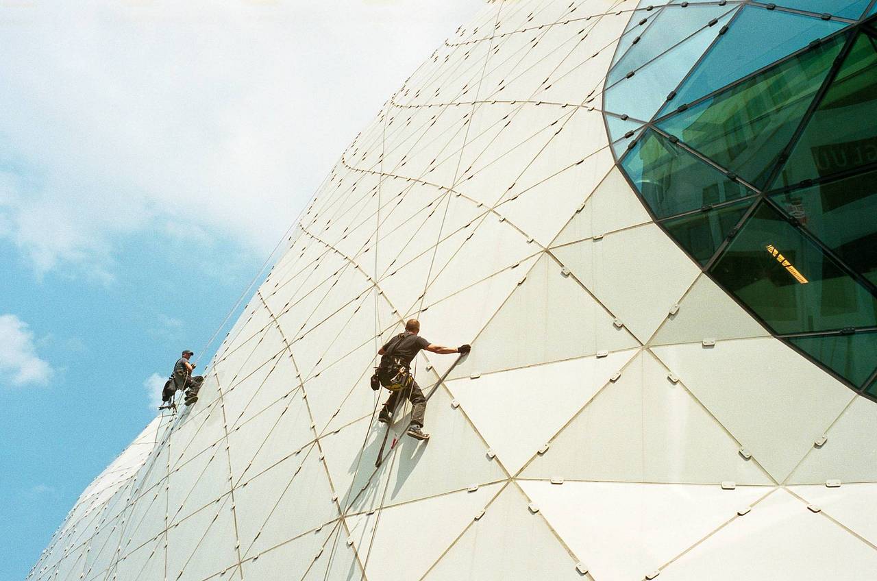 这座 25 米高玻璃建筑 *The Blob*，是由马西米利亚诺・福克萨斯设计的，绝对吸睛！是建筑与摄影爱好者的必访之地。(Photo by houwy )