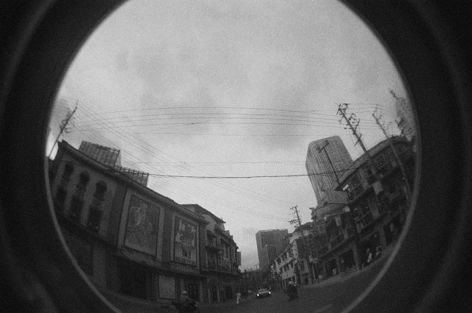由 Doris 使用Fisheye No.2 135 和Lomography B&amp;W ISO 400 Berlin Kino 135 柏林黑白胶卷 拍摄