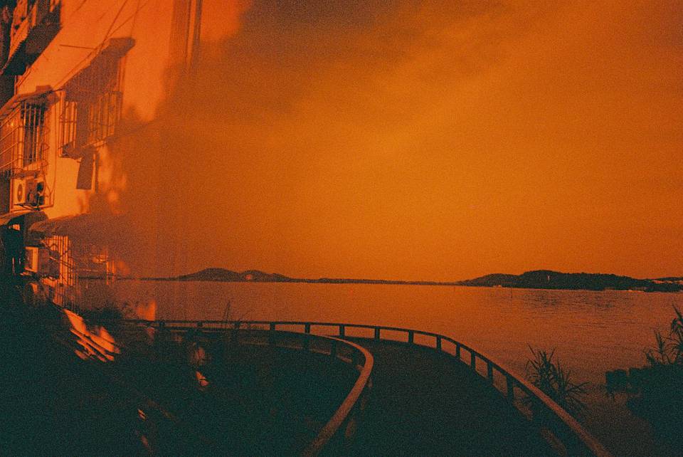 武汉 × 重庆 | © 虚室生白、曾美原｜Lomography Redscale XR 红调负片