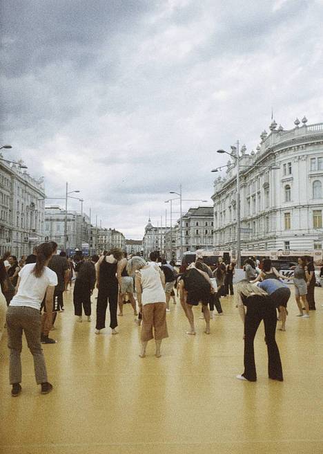 Credits: Tony Sotelo, Nate Soriano, Kota Sekiya & Elisa Parrino | 使用 Simple Use 拍拍乐半格畅拍胶片相机 搭配 LomoChrome Classicolor ISO 200 135 经典版彩色负片胶卷 、LomoChrome Metropolis ISO 100–400 135 大都会胶卷 、LomoChrome Purple ISO 100–400 135 紫调负片 Pétillant 汽泡特別版 与 Lomography B&W Lady Grey ISO 400 135 黑白胶卷 拍摄