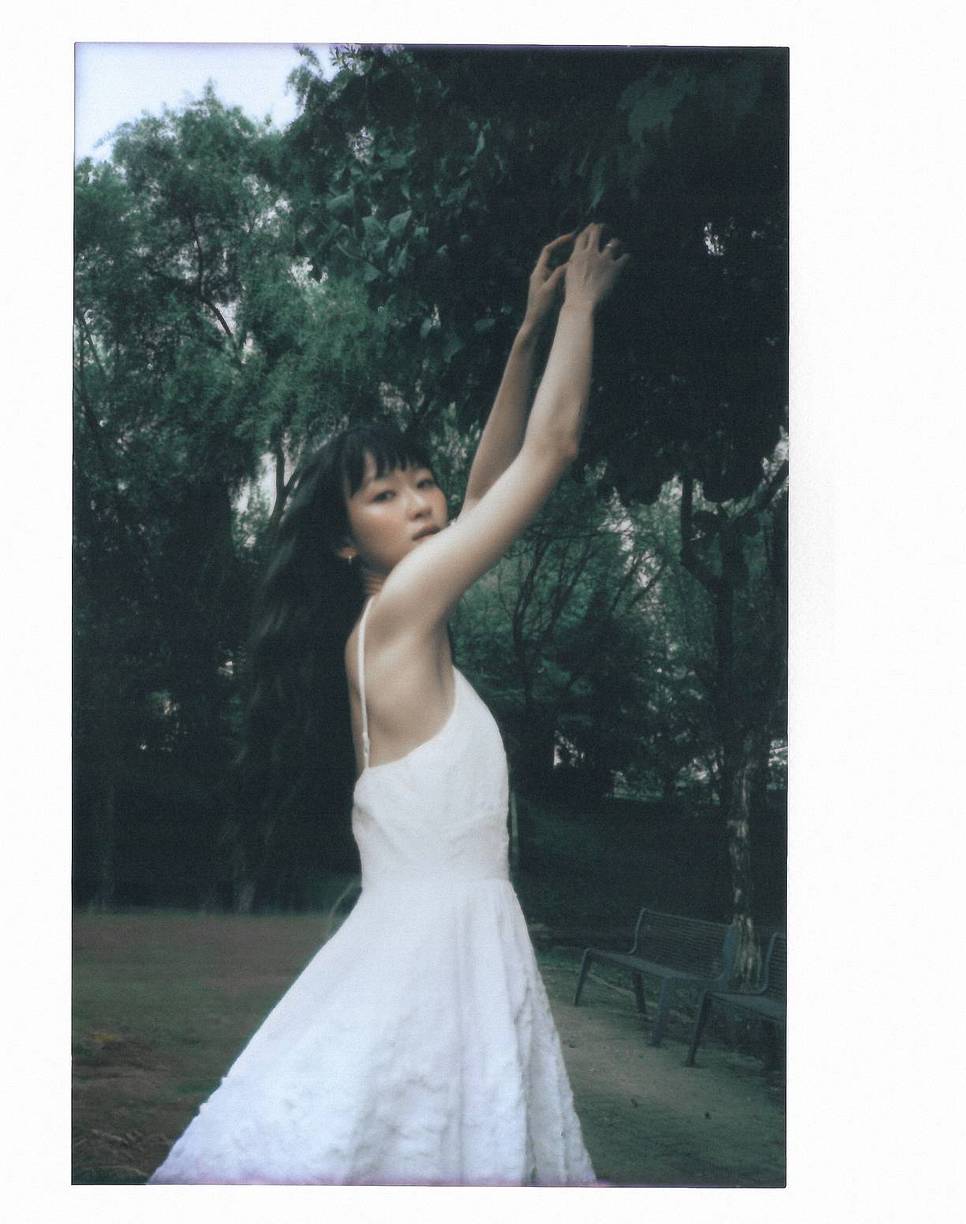 © Hyeoungdae Photo  | 使用 Lomo’Instant Wide Glass 拍摄 | 模特：Seohyun Lee