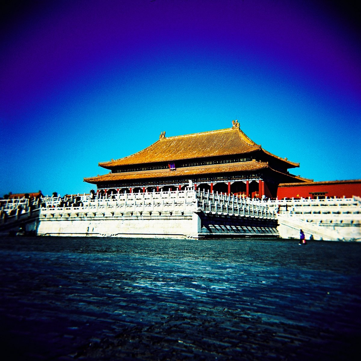 魅力的なフィルム、Kodak E100VS! · Lomography