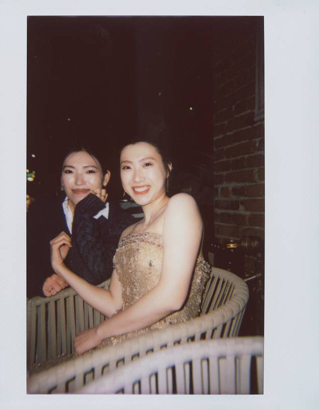 © 养乐多 | 使用 Lomo'Instant Wide 宽幅拍立得相机套装－经典墨黑色 拍摄