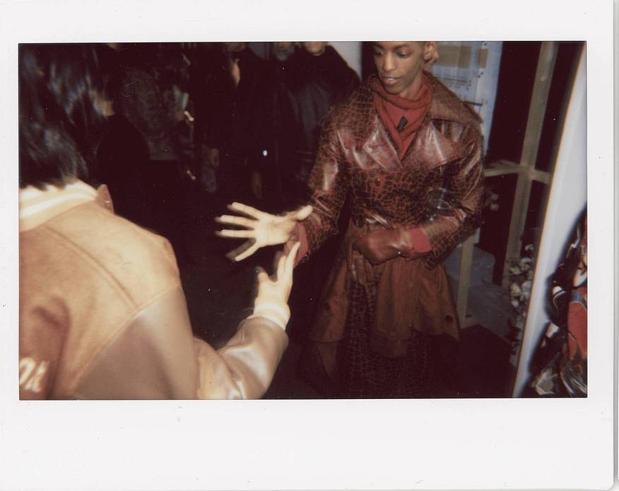 © Samy Bienheureux | 上: Lomography Color Negative ISO 400 135 彩色负片胶卷 与 Lomo'Instant Wide 宽幅拍立得相机 ，下:  Lomo'Instant Wide 宽幅拍立得相机 与 Lomography Color Negative ISO 400 135 彩色负片胶卷