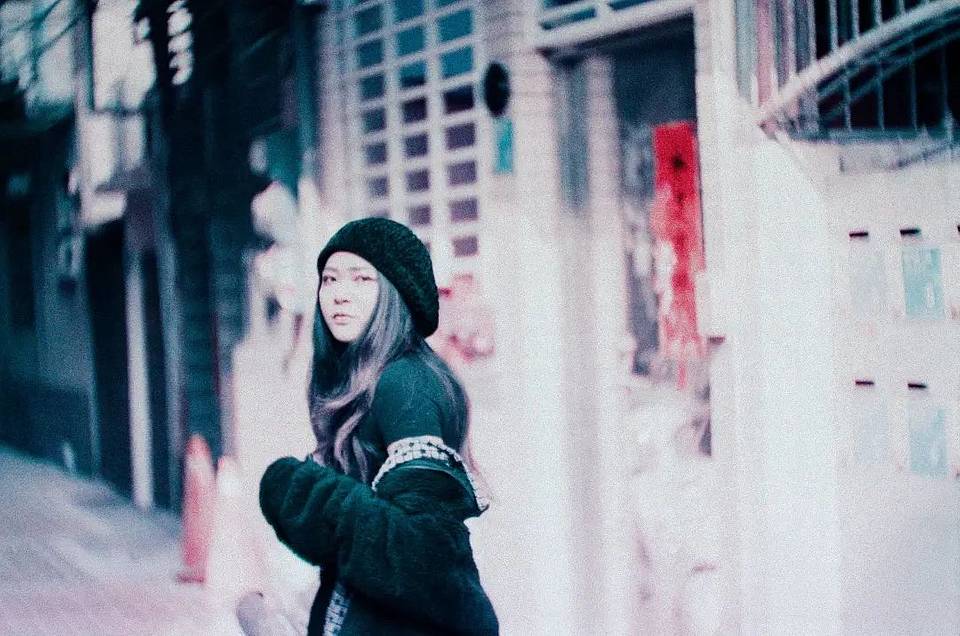 ©Shawnlin | 镜头：Petzval 匹兹伐 80.5 艺术镜头｜胶卷：LomoChrome Purple 紫调胶卷