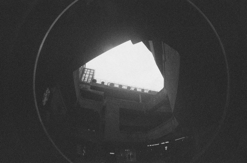 由 Doris 使用Fisheye No.2 135 和Lomography B&amp;W ISO 400 Berlin Kino 135 柏林黑白胶卷 拍摄