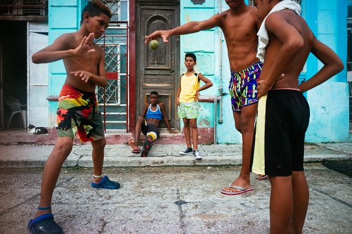 Alessandro Cinque: in Cuba with the Minitar-1 Art Lens 