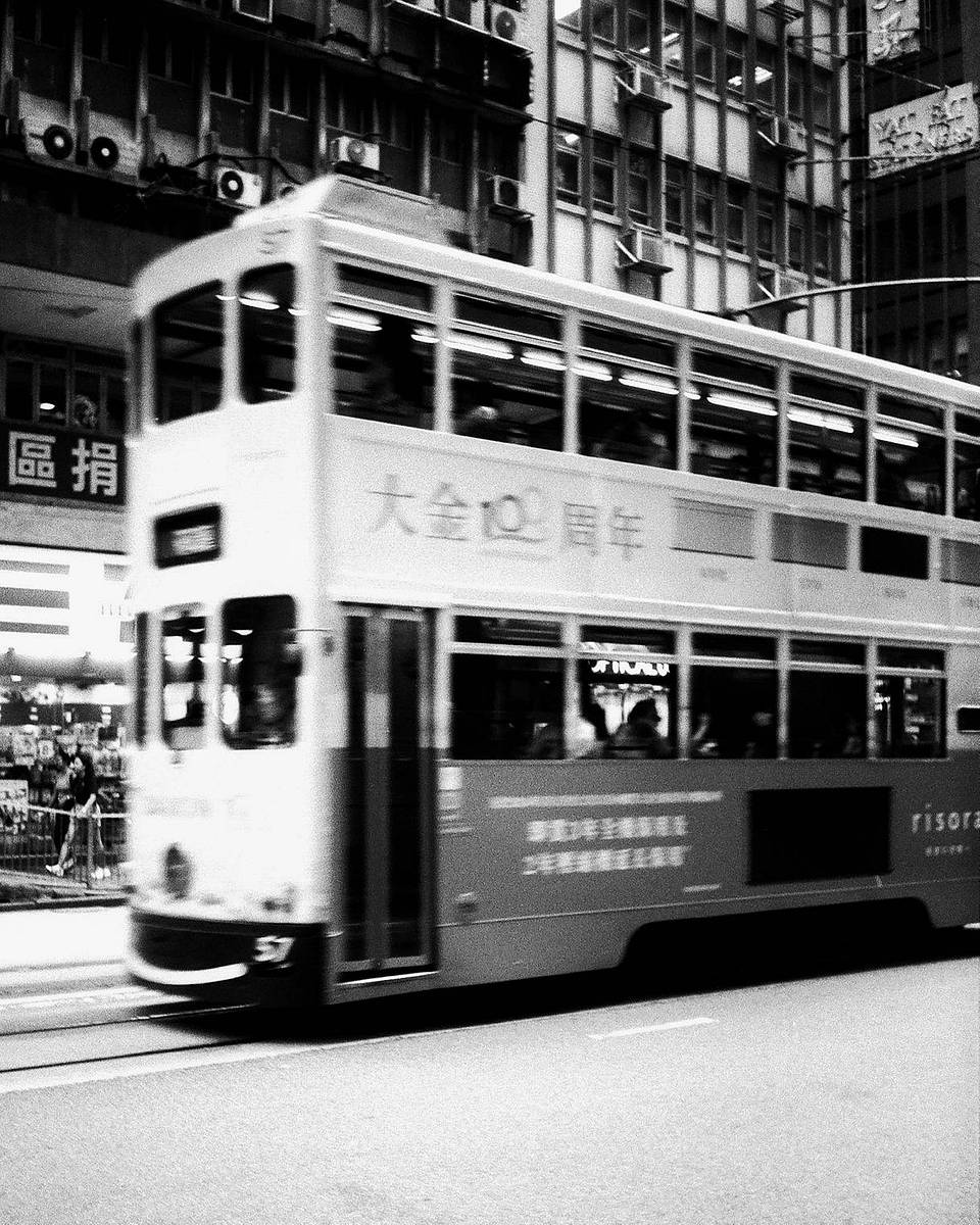 【Lomography 135 黑白胶卷】UI/UX 设计师 Louis 从设计师的视角拍摄黑白胶卷，呈现出简约却充满故事感的照片