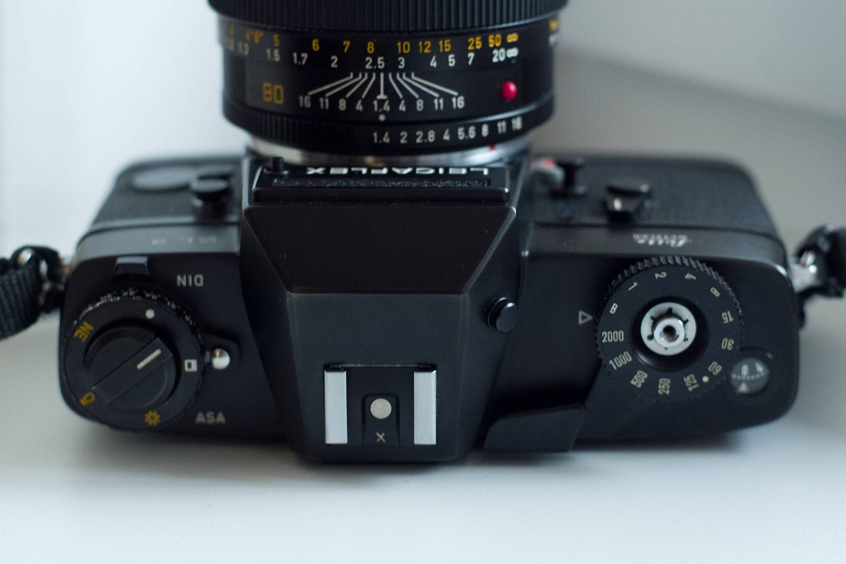 Lomopedia: Leicaflex SL2 · Lomography
