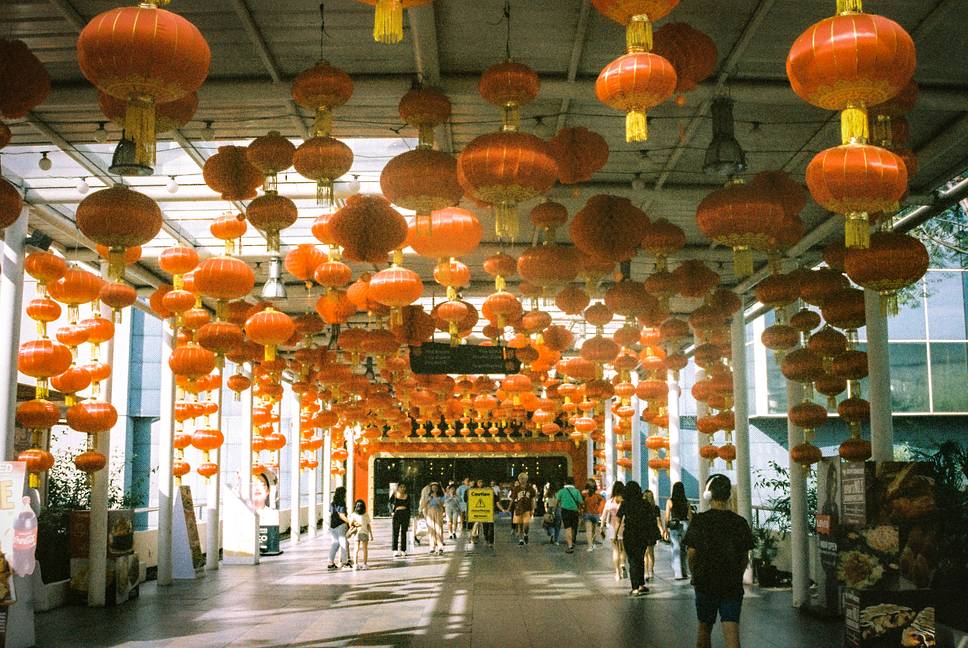 Credits: ssss_alish, mikeduma3, yokosima, & kerwinmallari | LomoChrome Color ’92 Sun-kissed ISO 400