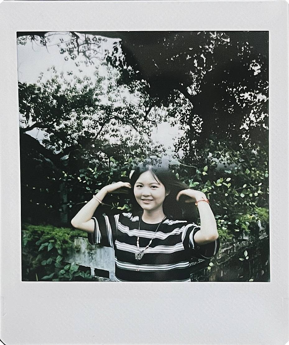 本次拍立得工作坊参与者作品，使用 Lomo'Instant Square 方形拍立得相机套装 - 梦幻庄园版 ，搭配 Splitzer 影像分割器 及 多重曝光功能 拍摄