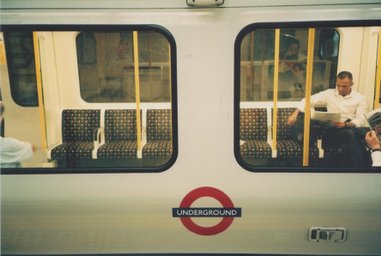 カメラ: Olympus µ[mju] -II ZOOM 115 · Lomography