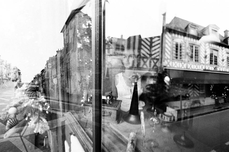 © fleurthesmar  | 使用 Lomo LC-Wide 广角胶片相机，拍摄于巴黎