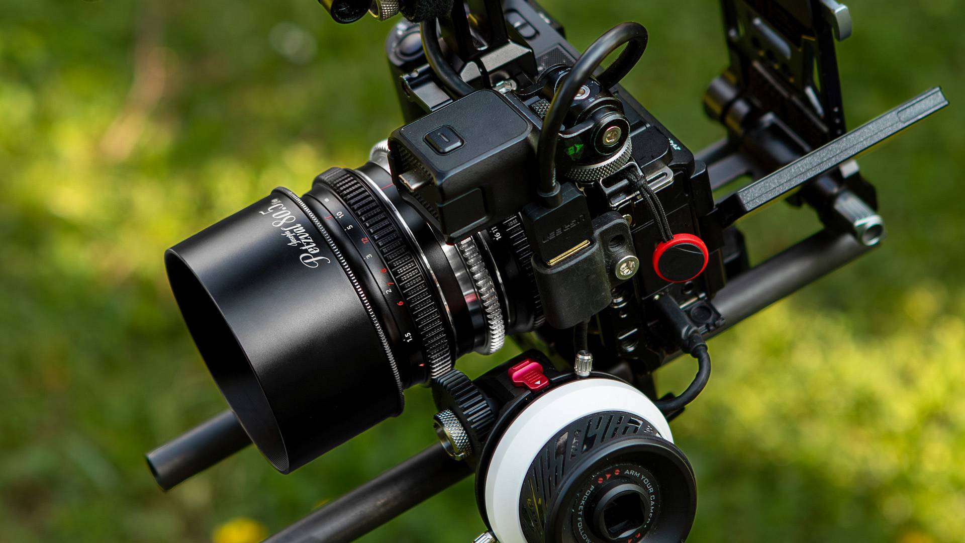 With the last two lenses joining the series, the series is available now as a full set of five focal lengths: 27 mm, 35 mm, 55 mm, 80.5 mm and 135 mm for Sony E, Canon RF & Nikon Z mirrorless systems.