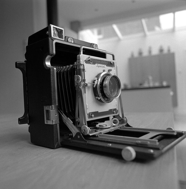 Lomopedia: Graflex Crown Graphic · Lomography