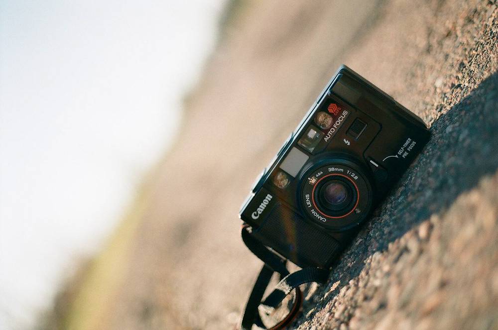 lens canon af35m ii review