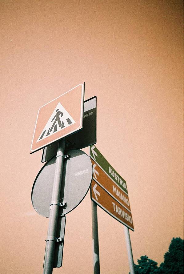 Photos by Nikki Cheung and Elisa Parrino | Lomo MC-A 135 全自动随拍胶片相机