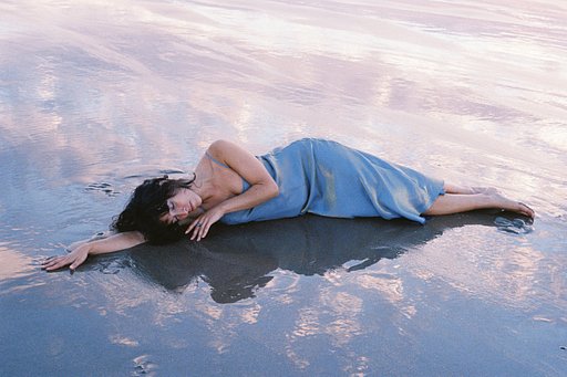 Low-Light Portraits with Charlotte Cullen & Lomography Color Negative ISO 400