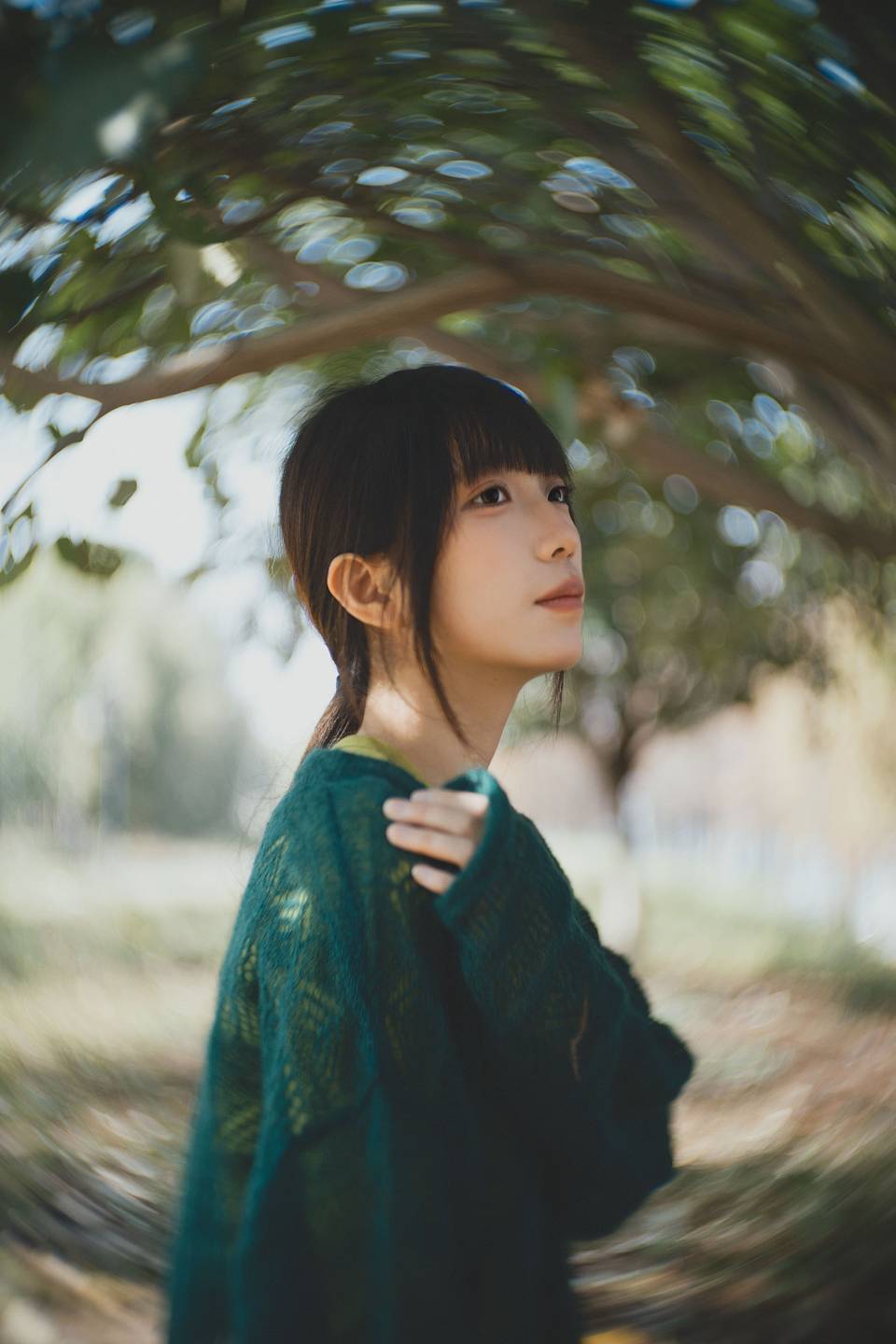 © 依然信薇 | 使用 Joseph Petzval 匹兹伐 55 f/1.7 联动对焦散景调控艺术镜头 拍摄