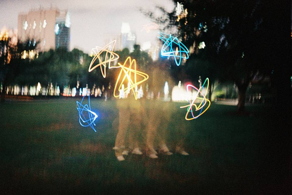 照片来自周易佳、马赫远、宋思祺和贾永杰使用 Lomo MC-A 全自动随拍胶片相机 拍摄