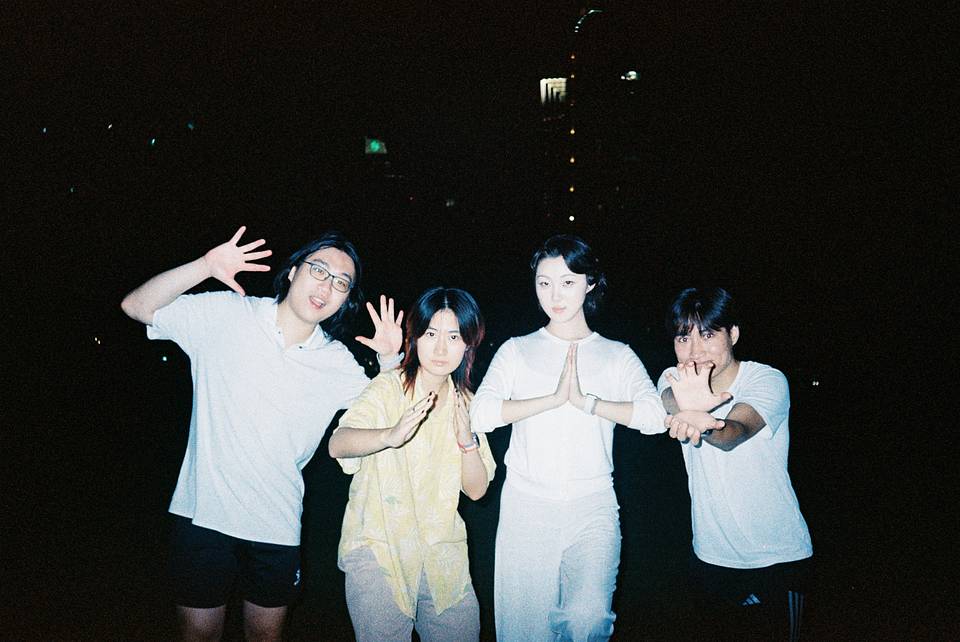 照片来自周易佳、马赫远、宋思祺和贾永杰使用 Lomo MC-A 全自动随拍胶片相机 拍摄