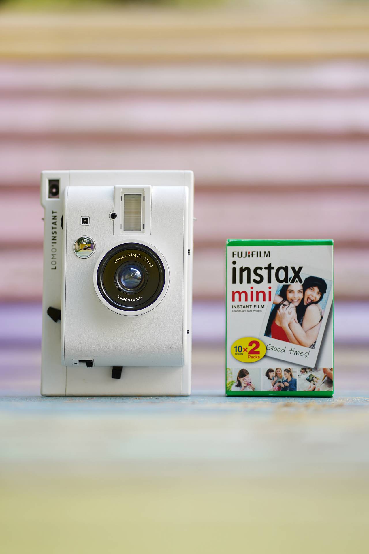使用 Fujifilm Instax Mini 相纸 － 使用市面上常见的拍立得相纸。