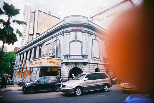 Vivitar Ultra Wide & Slim: Mind Your Fingers!
