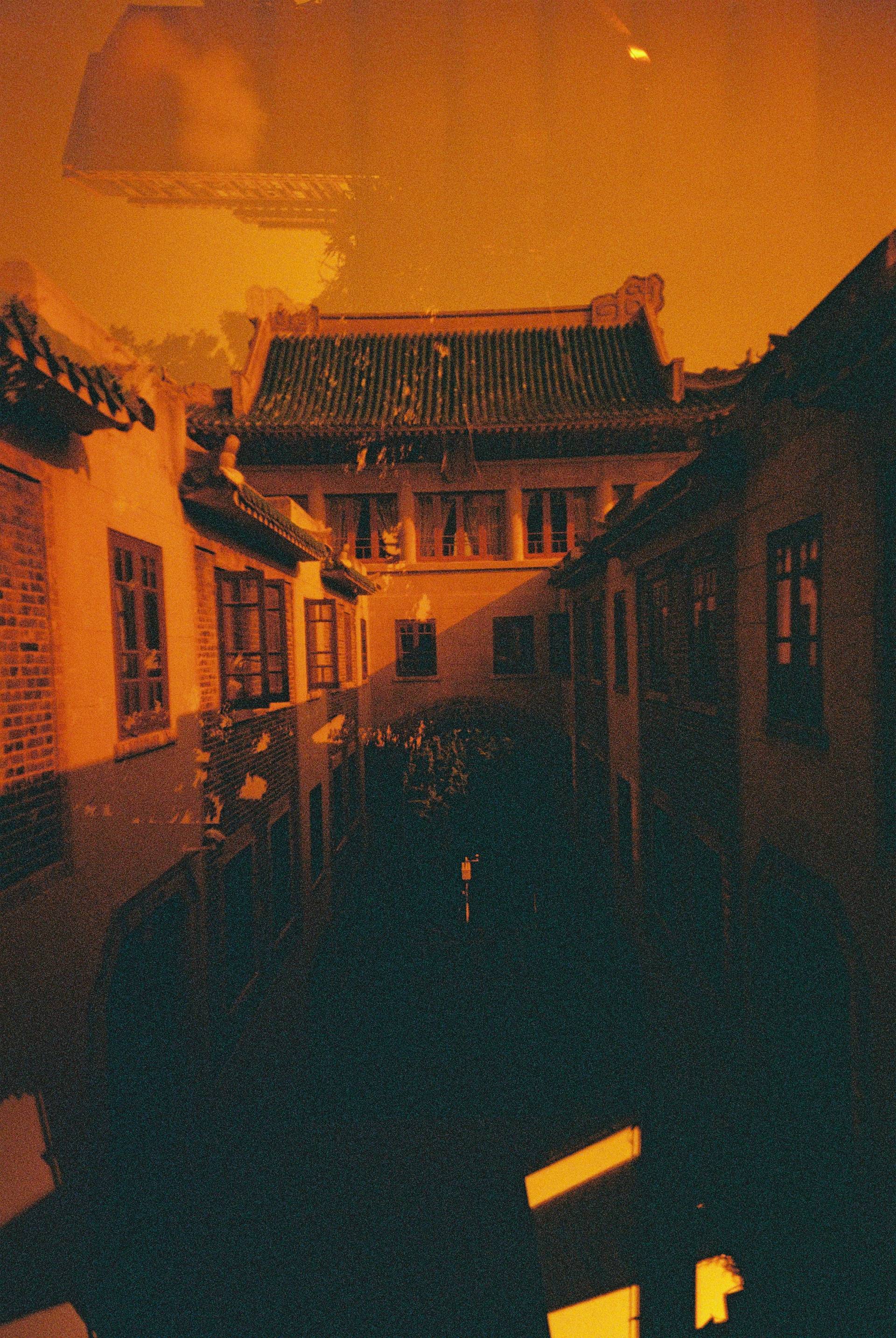 武汉 × 重庆 | © 虚室生白、曾美原｜Lomography Redscale XR 红调负片