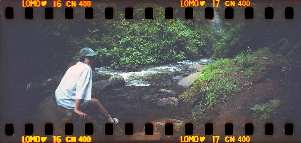 © Muhammad Abdul Aziz 使用 Sprocket Rocket 齿孔火箭 135 胶片相机