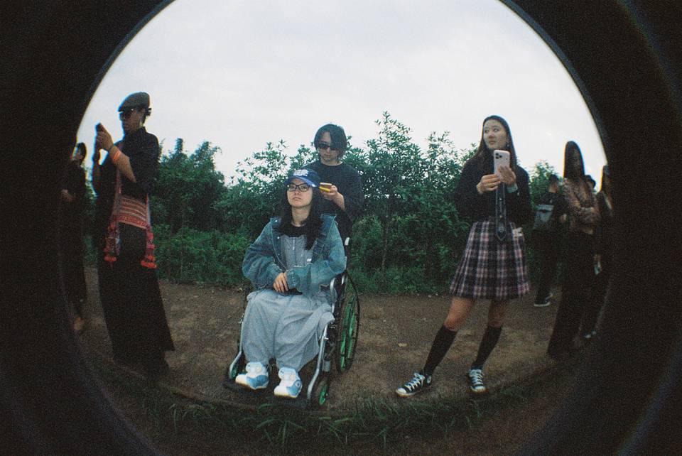 © 饼干， 春游音乐节 | 使用 Fisheye No.2 135 第二代鱼眼胶片相机 &amp; Lomography Color Negative ISO 800 135 彩色负片胶卷 拍摄