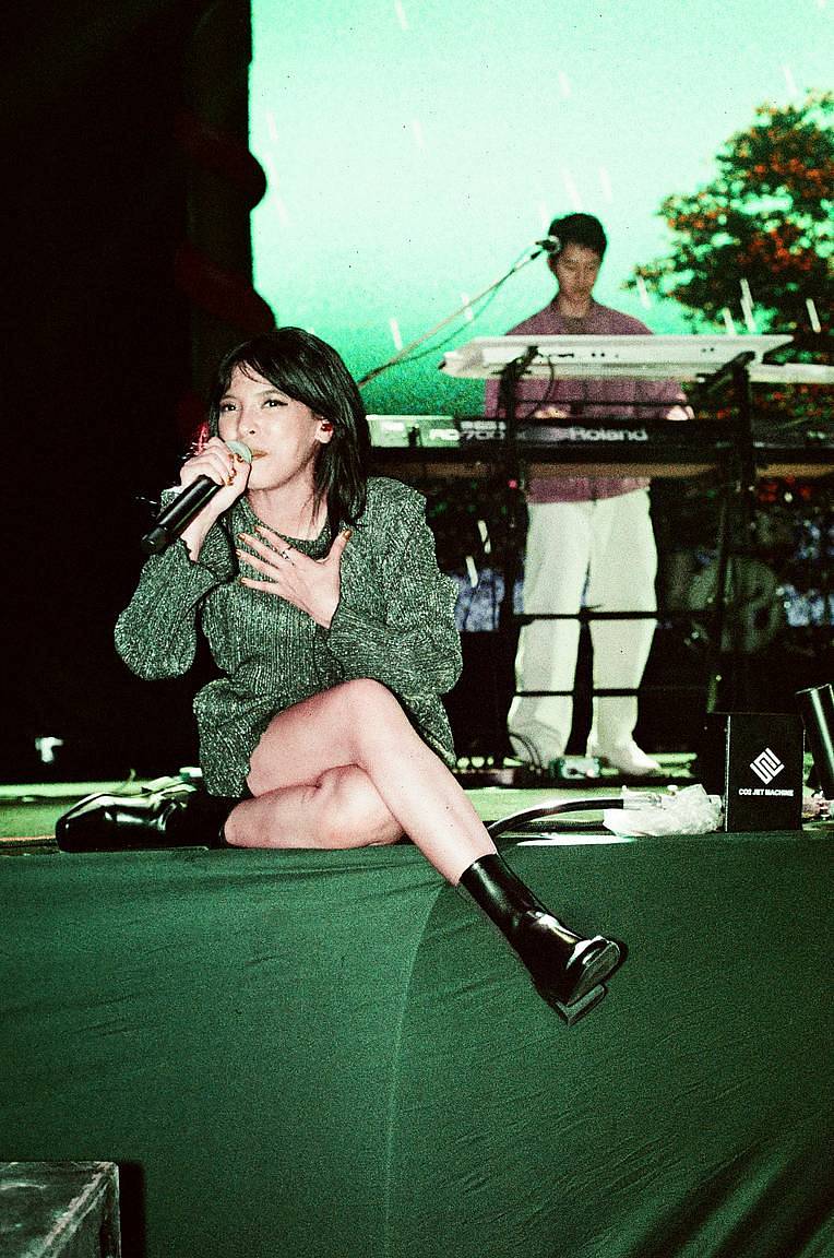 © Martinus Ragita | LomoChrome Purple ISO 100–400 135 紫调负片 Pétillant 汽泡特別版