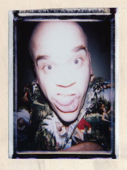 Create a Gritty Frame with a Peel Effect for Your Lomo'Instant Snaps