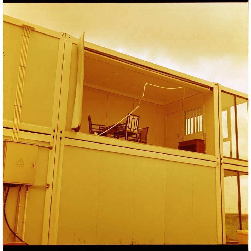 由王可艾使用 Lomography Redscale 红调负片胶卷拍摄