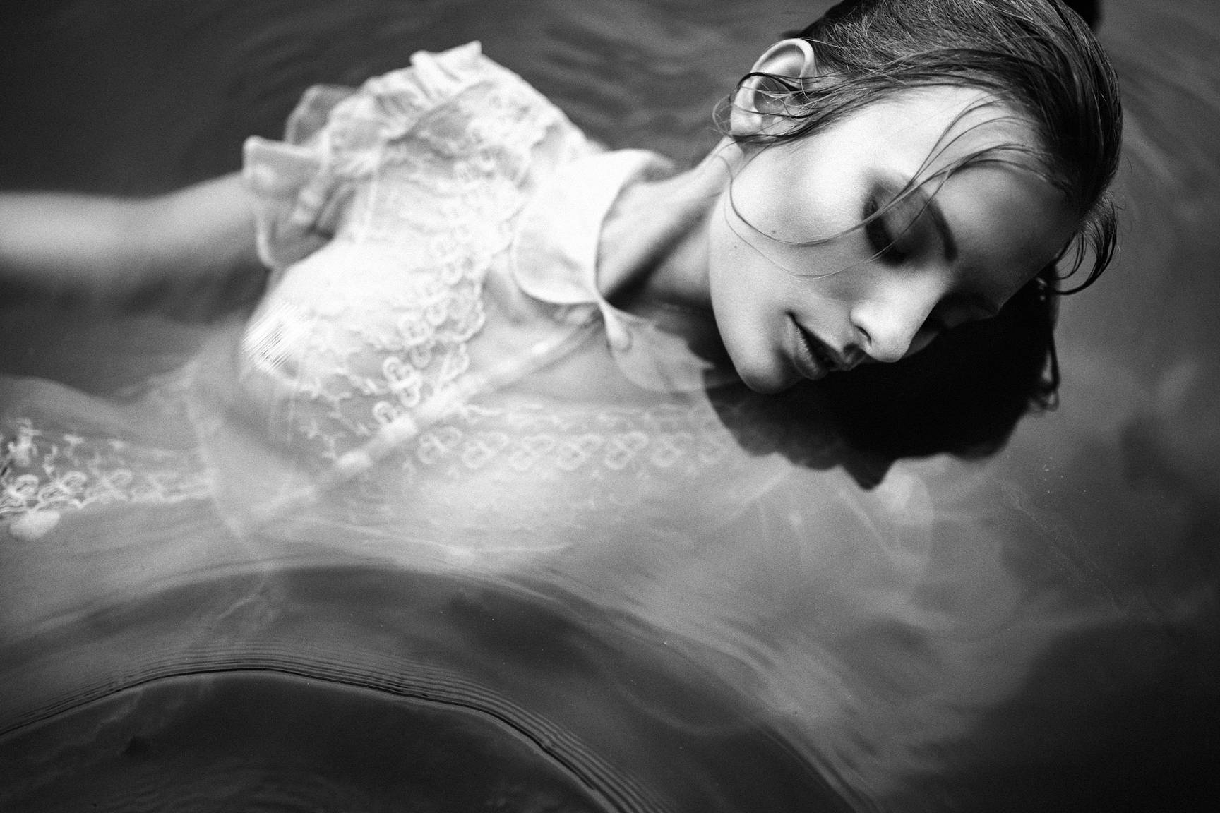 アート・デザイン・音楽 APPEARANCES: FASHION PHOTOGRAPHY The Captivating World Of Fashion Photography: An · Lomography