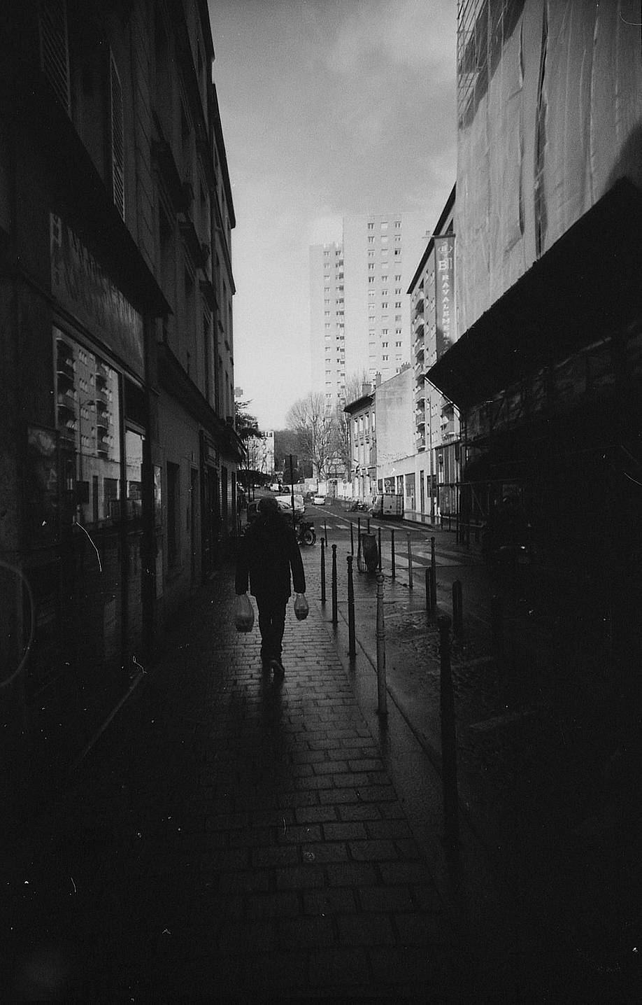 使用 LomoApparat 21mm 阿帕赫超广角胶片相机 和 Lomography B&W Earl Grey ISO 100 135 黑白胶卷 拍摄