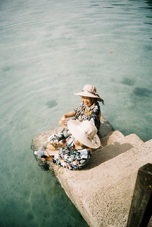 Canon AF35M: The Absolute Automation of the 'Autoboy' · Lomography