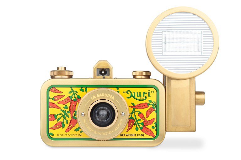 Lomopedia: Lomography La Sardina · Lomography