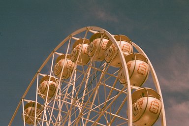 Camera: Leica C2-Zoom · Lomography
