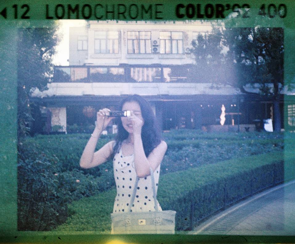 Credits: 吴越 Betty 朱怡周｜ LomoChrome Color '92 ISO 400 110 日落版、 Lomography CN Tiger 110 负片胶卷