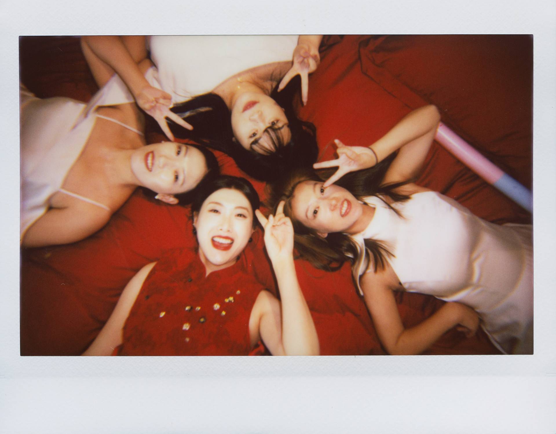 © 养乐多 | 使用 Lomo'Instant Wide 宽幅拍立得相机套装－经典墨黑色 拍摄