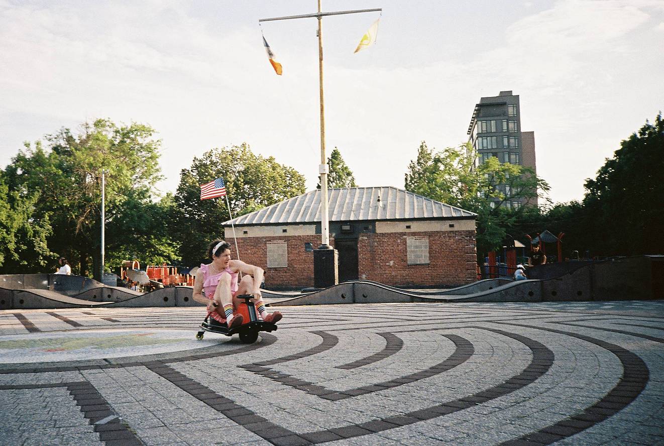 Photos by Nikita Krakhofer | Lomo MC-A 135 全自动随拍胶片相机 | Lomography Color Negative ISO 400 135 彩色负片胶卷