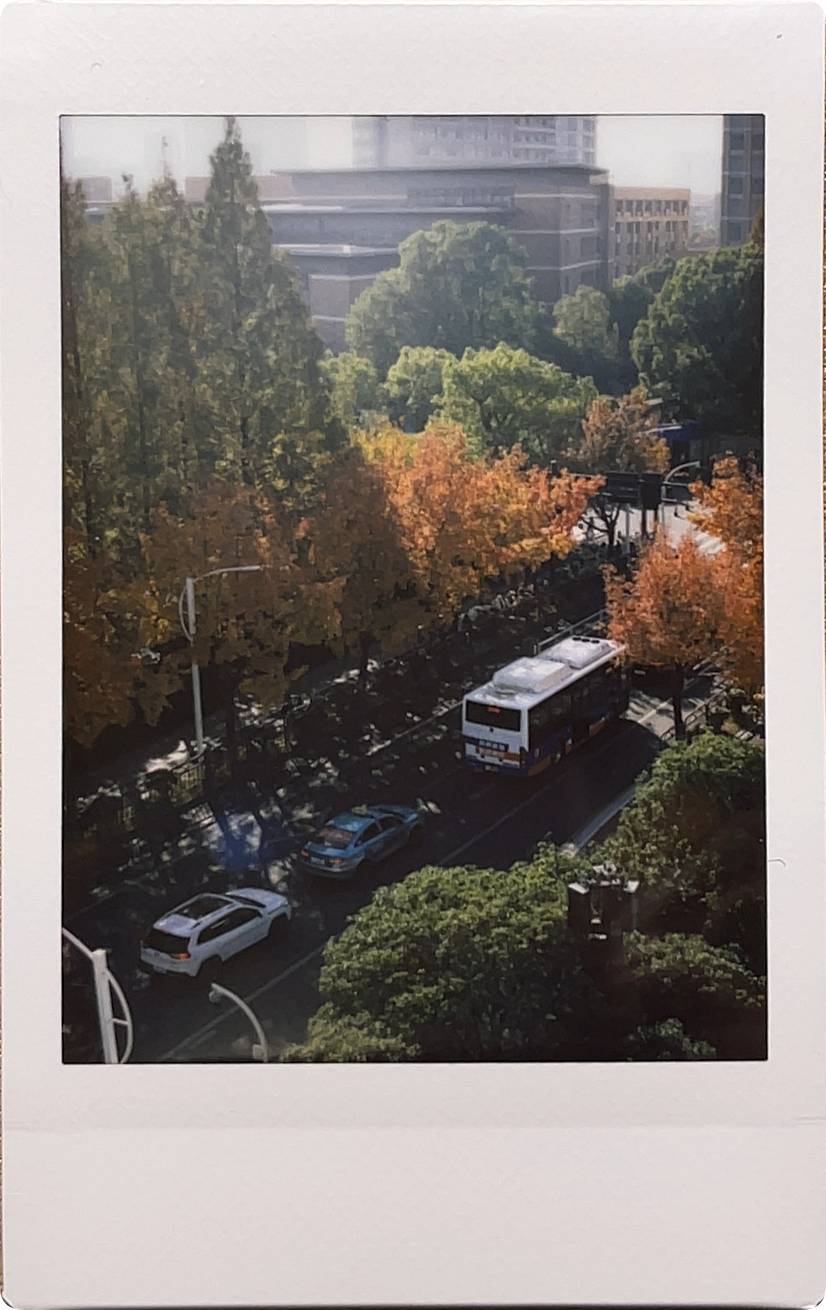 使用 Lomo'Instant Square 方形拍立得相机 拍摄