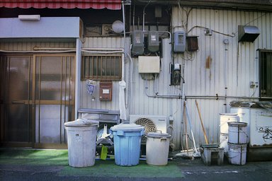 レンズ: Canon FD 28mm f3.5 S.C. · Lomography