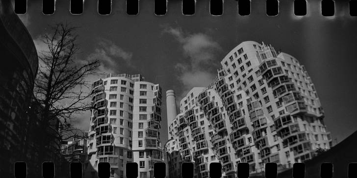 【Sprocket Rocket 35mm 全景底片相機】Ermanno Fissore 用 DigitaLIZA Max 掃描齒孔底片照