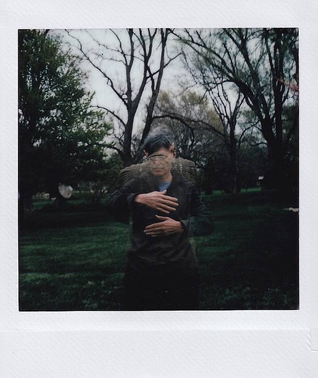 Credits: David Alpert 仓库，东部低地（East Bottoms） // 隔着距离拥抱妈妈，4号