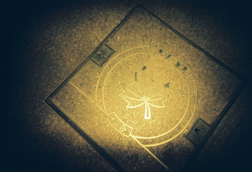 © 沈嘉蕙 |  使用 LomoApparat 21mm 阿帕赫超广角胶片相机 - 柏林特别版 &amp; LomoChrome Color '92 ISO 400 135 日落版 并搭配闪光灯滤片拍摄