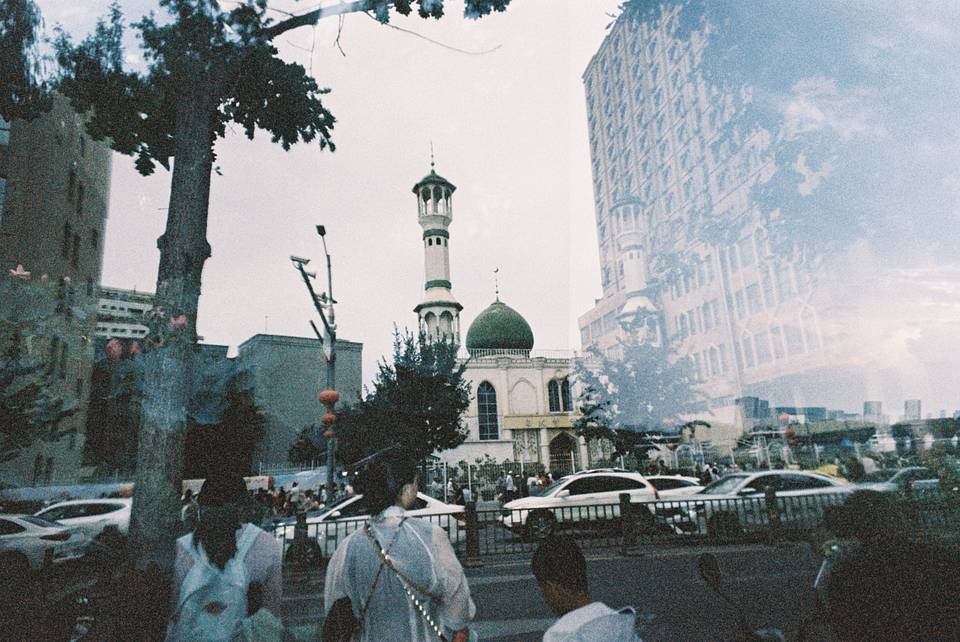 无锡 × 乌鲁木齐｜© 丁也、陈雪｜LomoChrome Color '92 ISO 400 135 日落版