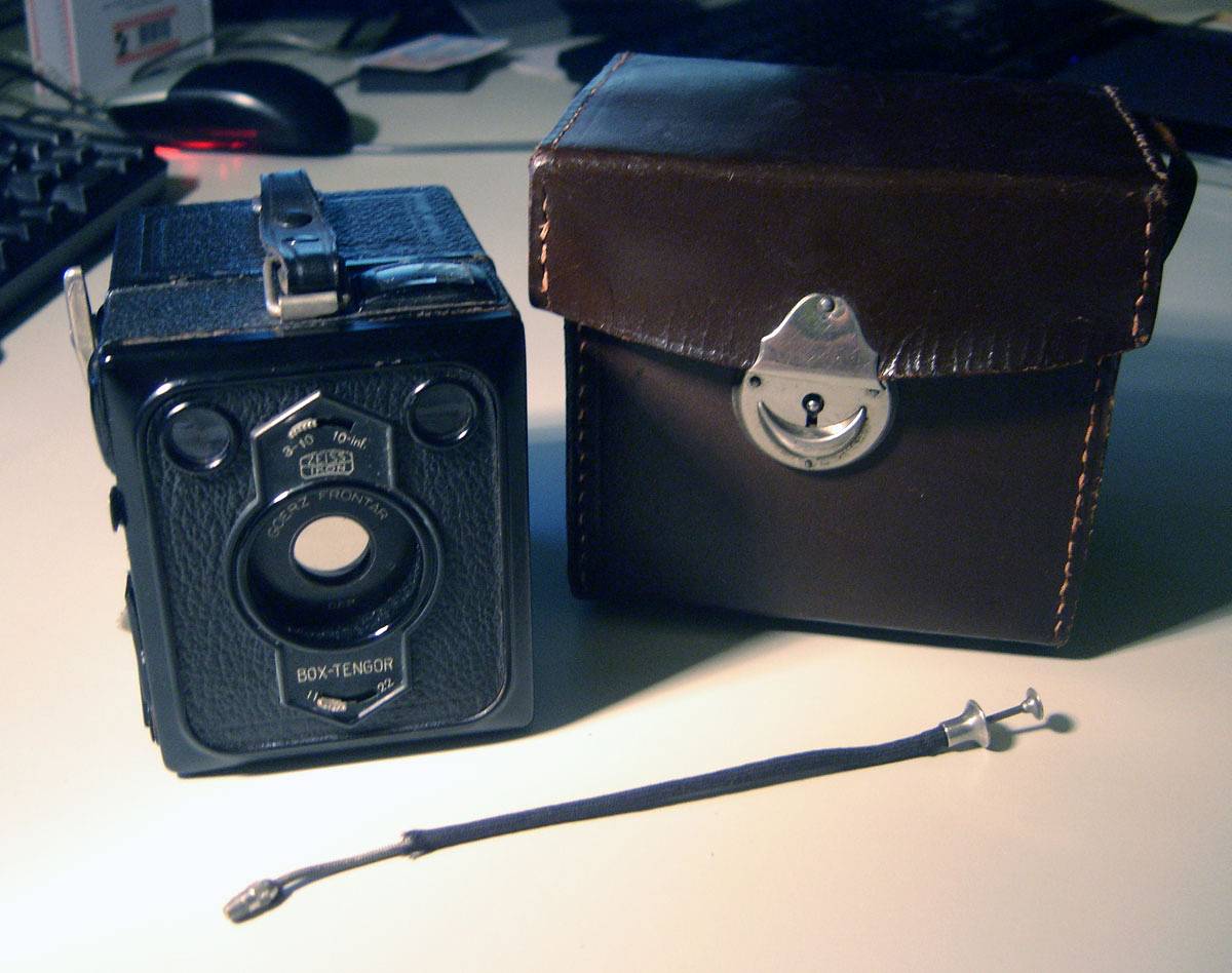 Nifty Little Box - The Zeiss Ikon Box Tengor 54 · Lomography