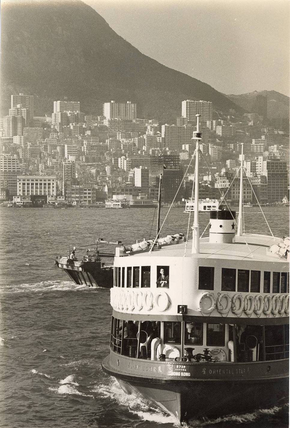 © Henry Steiner